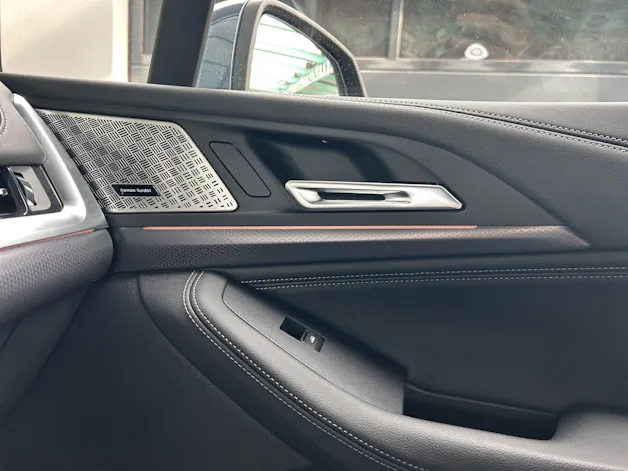BMW 230e xDrive paddles Active Tourer