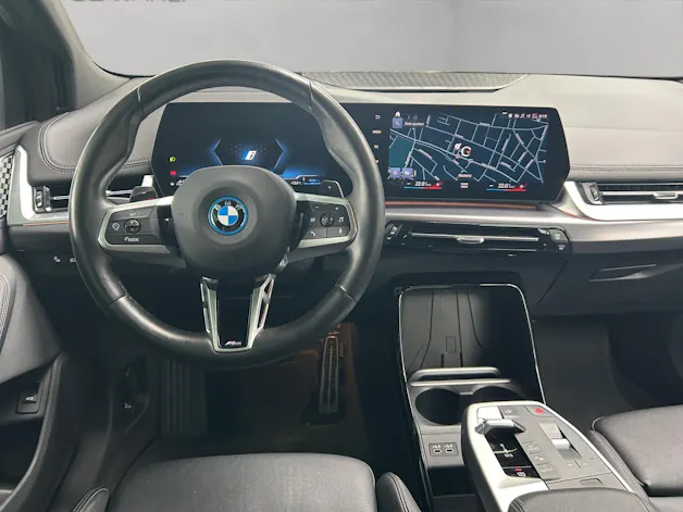 BMW 230e xDrive paddles Active Tourer