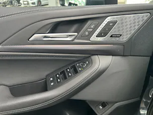 BMW 230e xDrive paddles Active Tourer