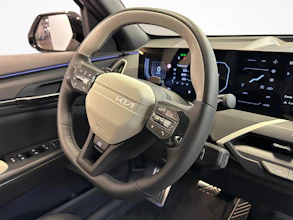 https://vehicle.imgix.net/4163217/a6c313c2-7802-4832-bd6d-ffc5bc6d7973.jpg