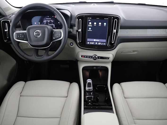 immagine del veicolo VOLVO XC40