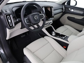 immagine del veicolo VOLVO XC40 2.0 B4 MH Ultra Dark