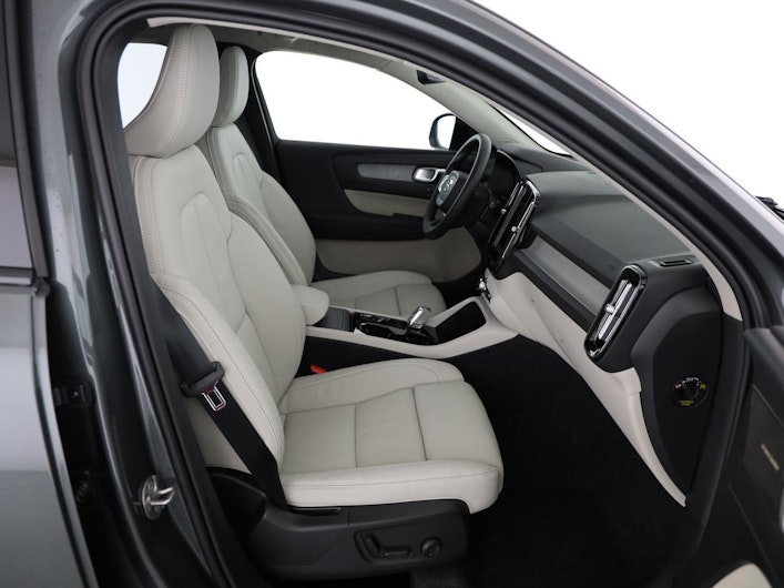 immagine del veicolo VOLVO XC40