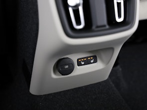 immagine del veicolo VOLVO XC40 2.0 B4 MH Ultra Dark