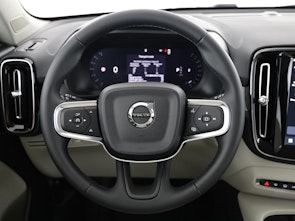immagine del veicolo VOLVO XC40 2.0 B4 MH Ultra Dark
