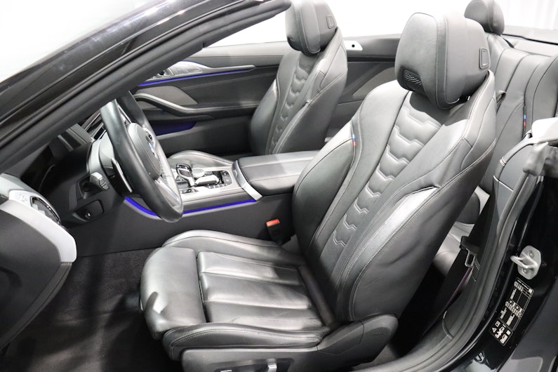 Vehicle image BMW 8 SERIES