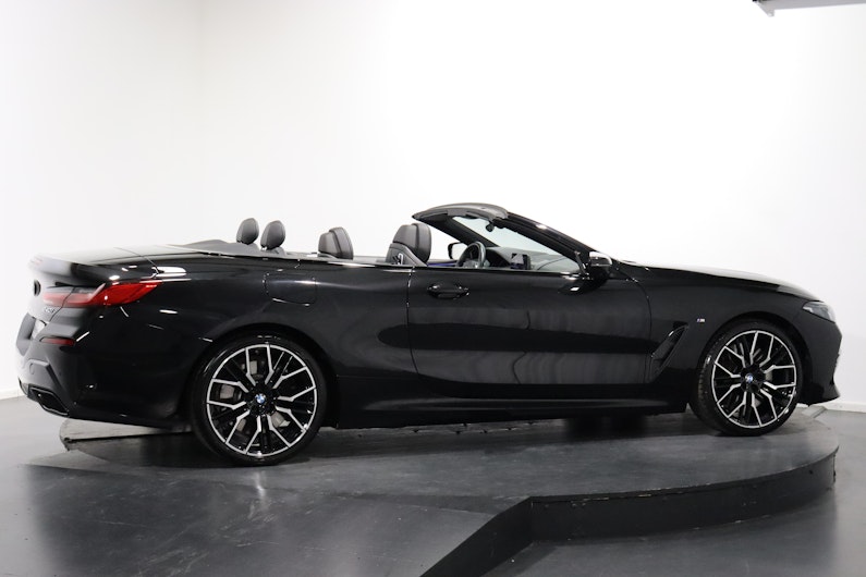 Vehicle image BMW 8 SERIES