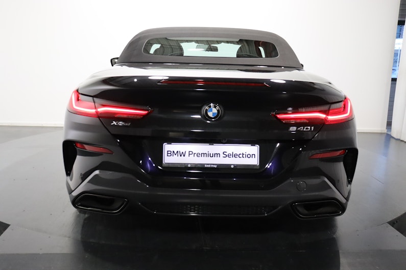 Vehicle image BMW 8 SERIES
