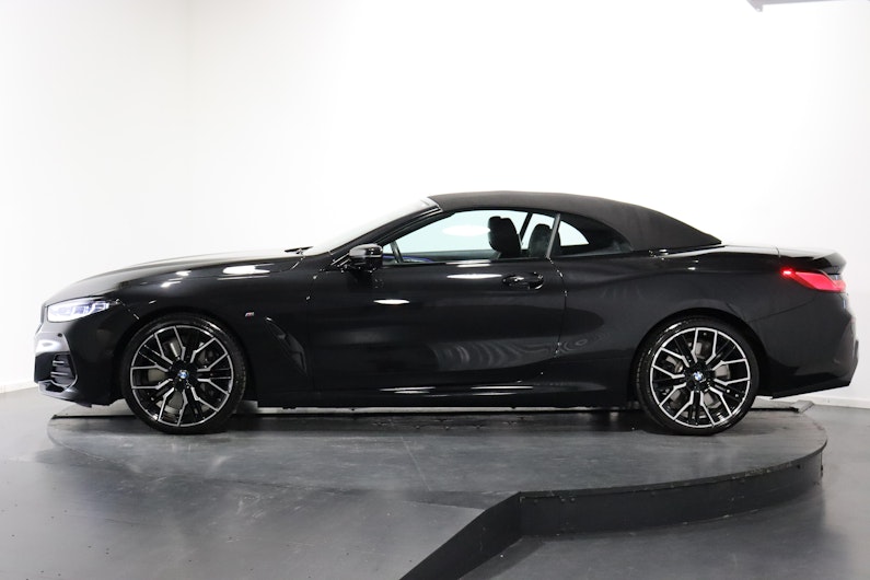 Vehicle image BMW 8 SERIES