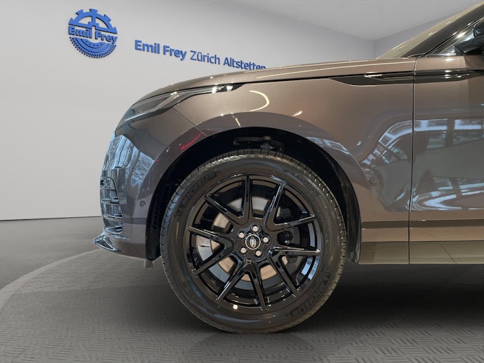 Vehicle image LAND ROVER RANGE ROVER VELAR