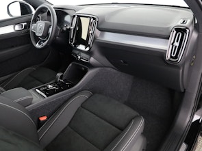 immagine del veicolo VOLVO XC40 2.0 B4 MH Black Edition