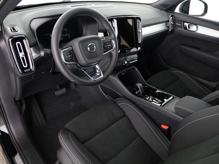 immagine del veicolo VOLVO XC40