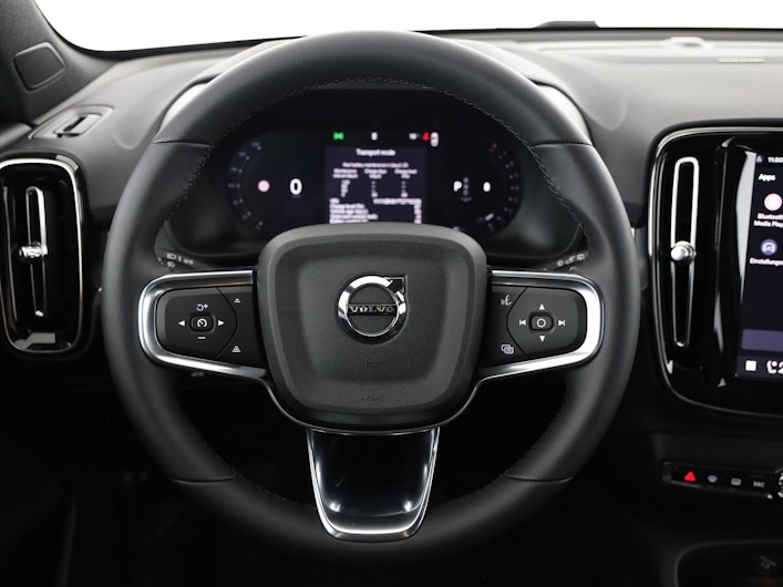 immagine del veicolo VOLVO XC40