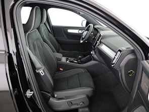 immagine del veicolo VOLVO XC40 2.0 B4 MH Black Edition