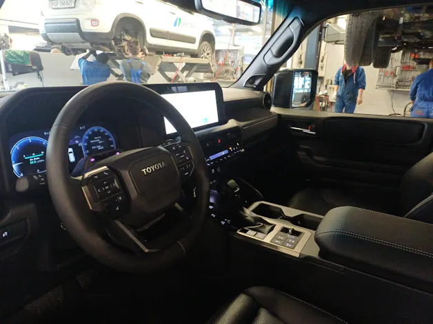 Toyota Land Cruiser 2.8 D 48V Invincible