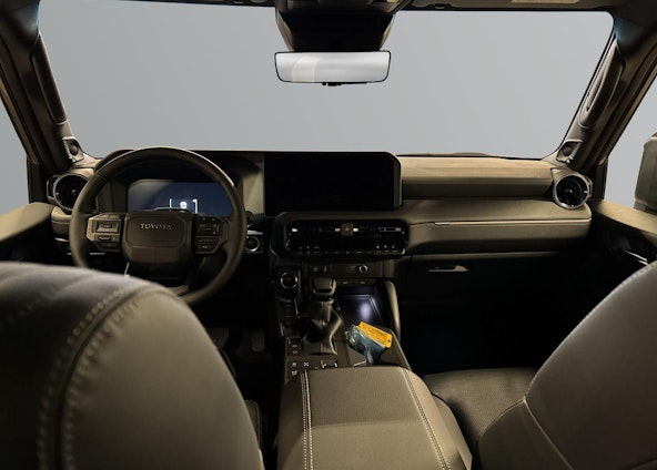 Vehicle image 5 Vehicle image 5