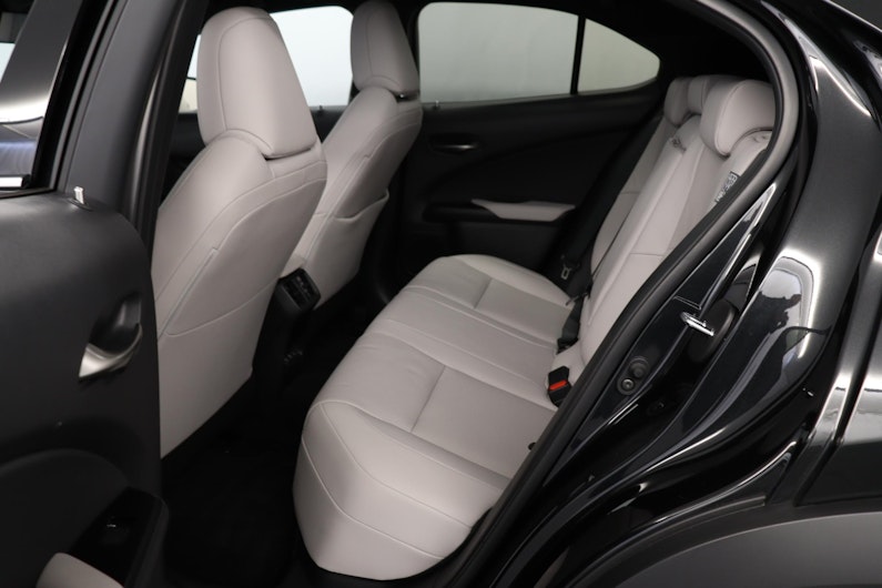 Vehicle image LEXUS UX