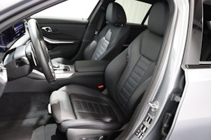 Vehicle image BMW 330d xDrive Touring