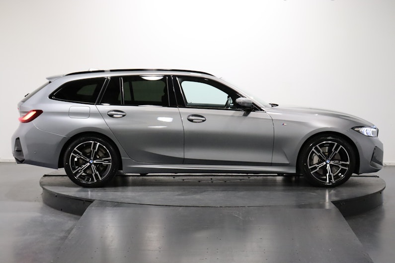 Vehicle image BMW 3 SERIES