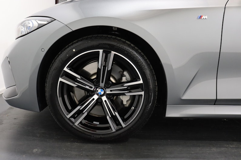 Vehicle image BMW 3 SERIES