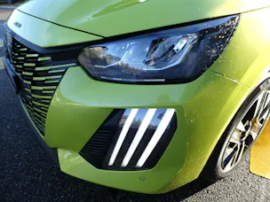 Peugeot 208 1.2 Hybrid Allure Premium
