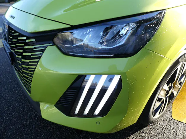 Peugeot 208 1.2 Hybrid Allure Premium