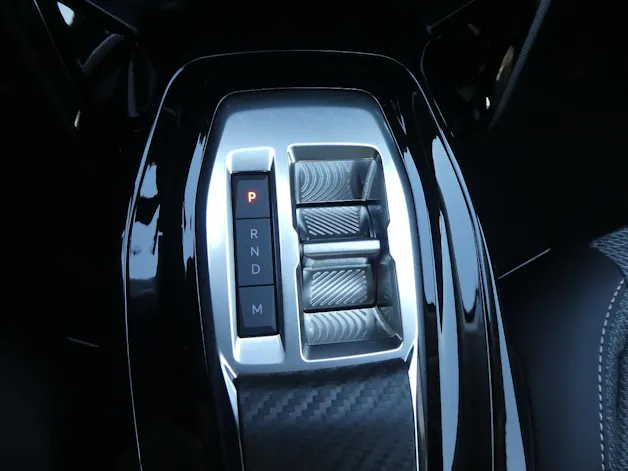 Peugeot 208 1.2 Hybrid Allure Premium