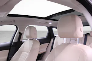 Jaguar F-Pace 2.0 T 250 Portfolio AWD | Schiebedach | ACC