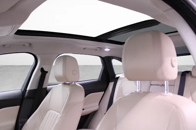 Jaguar F-Pace 2.0 T 250 Portfolio AWD | Schiebedach | ACC