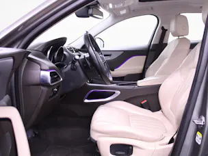 Jaguar F-Pace 2.0 T 250 Portfolio AWD | Schiebedach | ACC
