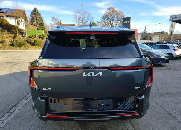 Vehicle image 4 Vehicle image 4