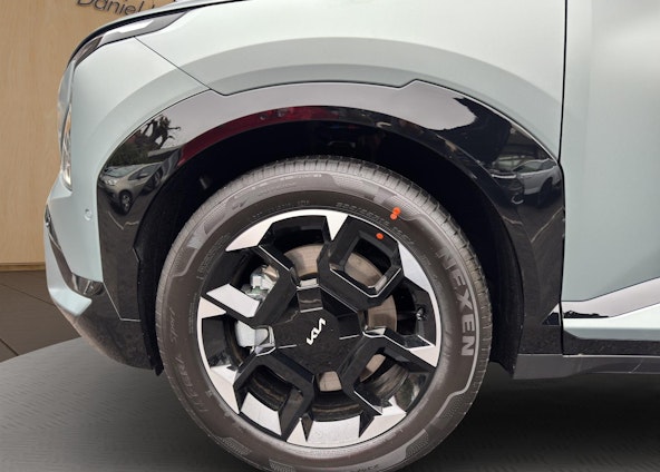 Vehicle image 14 Vehicle image 14