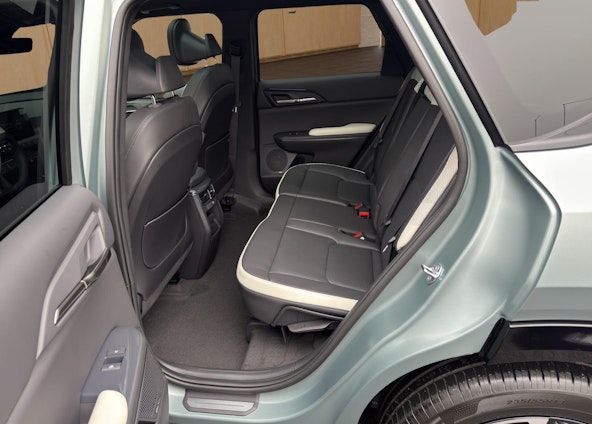 Vehicle image 10 Vehicle image 10