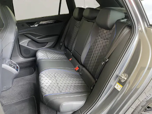 VW Passat Variant 2.0 TDI R-Line DSG
