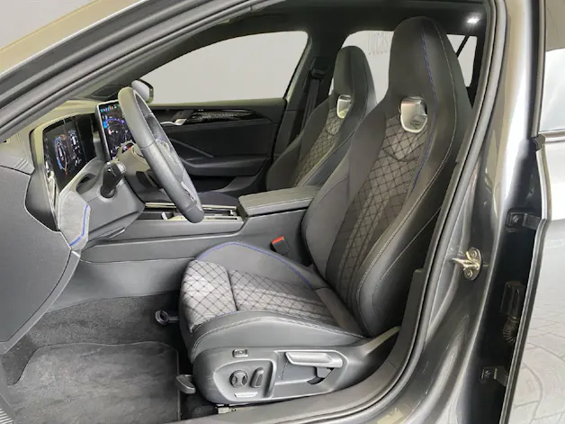 VW Passat Variant 2.0 TDI R-Line DSG