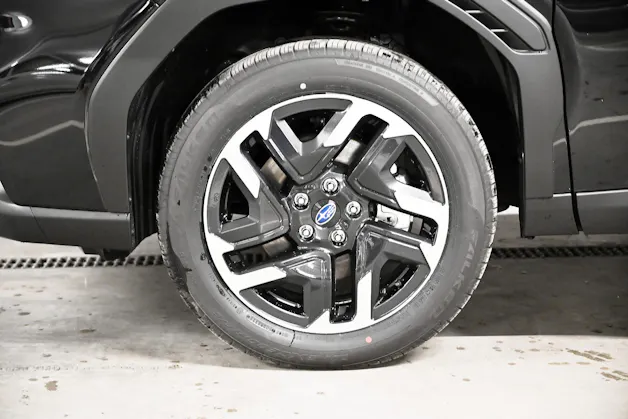 Subaru Forester Station 2.0i e-Boxer Swiss Plus