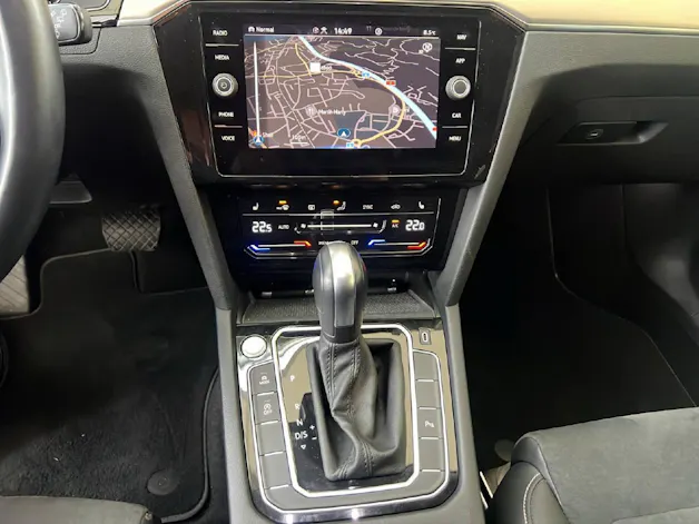 VW Passat Variant 2.0 TDI 150PS Elegance DSG/Automat