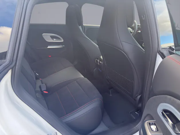 Mercedes-Benz CLA 220 AMG Line 4matic