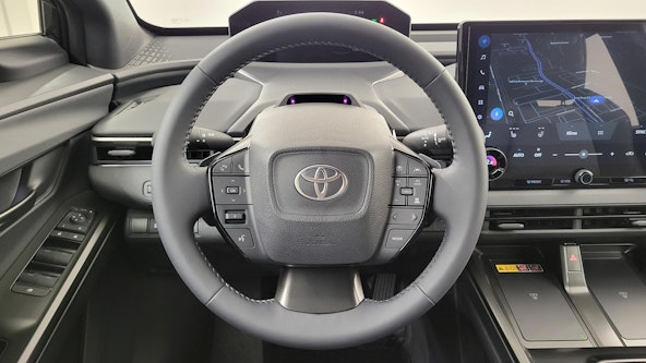 Vehicle image 6 Vehicle image 6