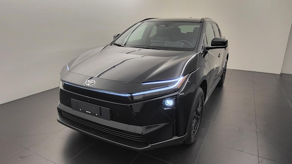 First vehicle image First vehicle image