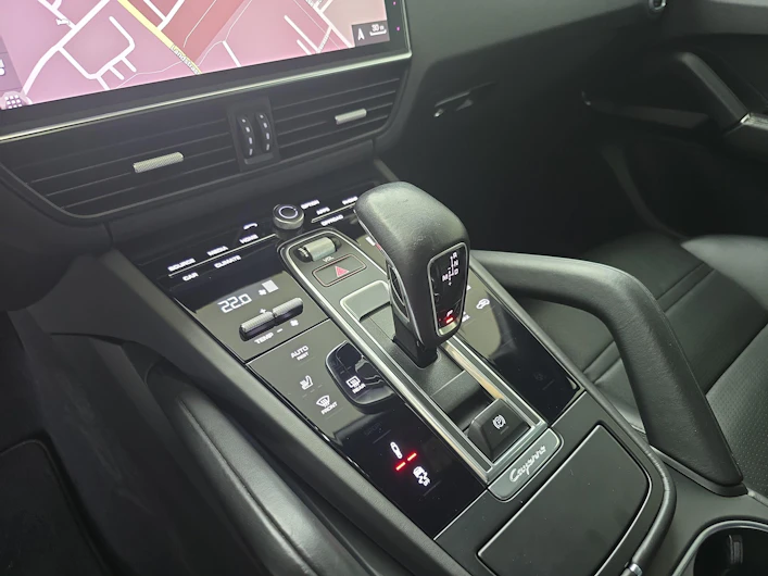 Fahrzeugbild PORSCHE CAYENNE