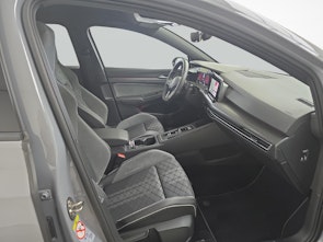 Vehicle image VW Golf VIII Variant 2.0 TSI R-Line DSG 4motion / Jetzt mit attraktivem 1.99% Leasing