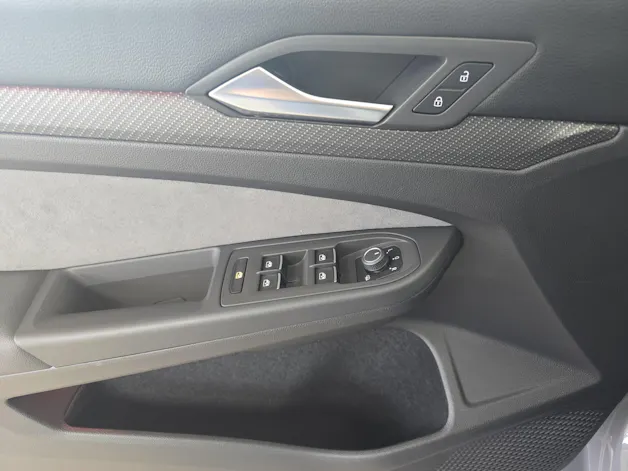 VW Golf VIII Variant 2.0 TSI R-Line DSG 4motion / Jetzt mit attraktivem 1.99% Leasing