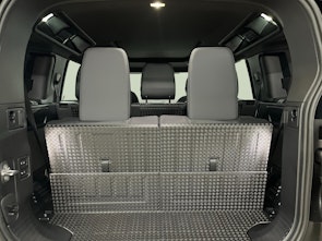 Vehicle image LAND ROVER Defender 110 3.0 D I6 250 X-Dynamic SE