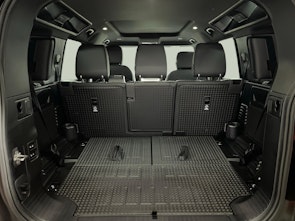 Vehicle image LAND ROVER Defender 110 3.0 D I6 250 X-Dynamic SE