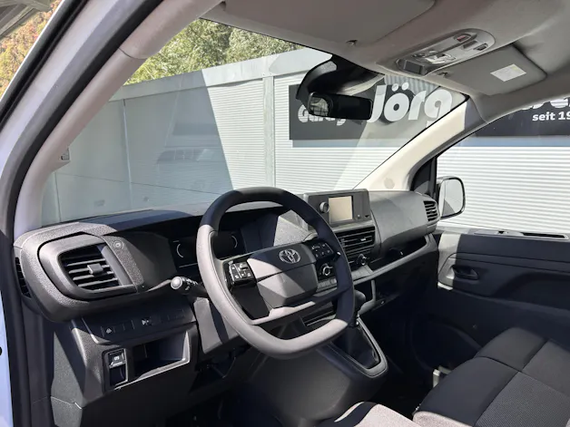 Toyota PROACE Van L2 2.2 D Active