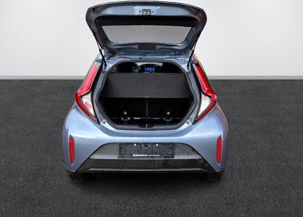 Vehicle image 5 Vehicle image 5