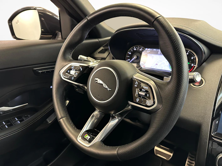 immagine del veicolo JAGUAR E-PACE
