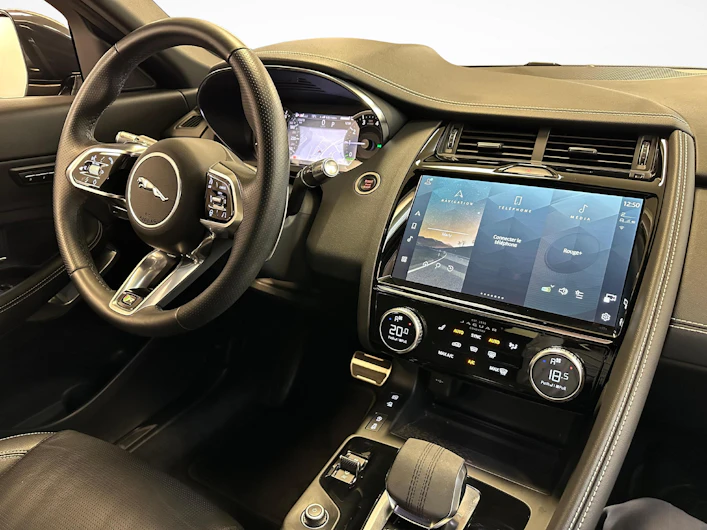 immagine del veicolo JAGUAR E-PACE