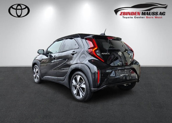 Vehicle image 3 Vehicle image 3